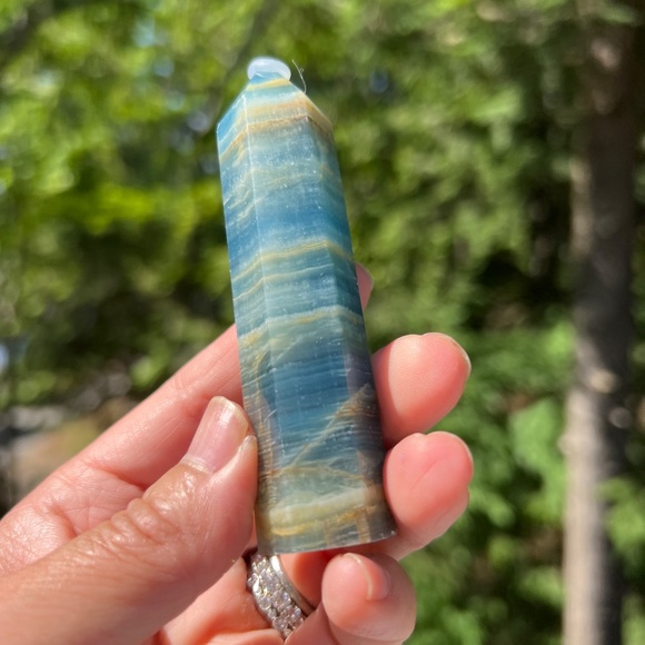 Blue onyx (d) tower | crystal - Picture 4 of 13